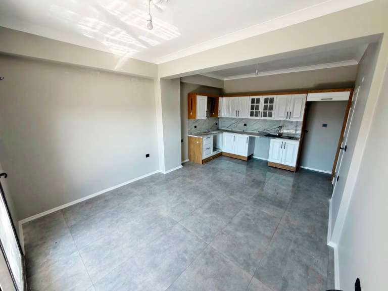 Cennetayağı'nda Satılık 4+1 ve Ters Dubleks Daire Doğalgazlı