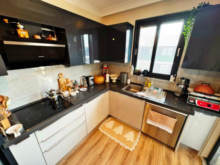 İkizçay'da Kiralık 2+1 ve Daire Denize Yürüme Mesafesinde