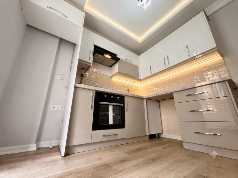 Altınkum'da Satılık Şık 2+1 Daire, Çift Balkonlu, Kombili, Asansörlü