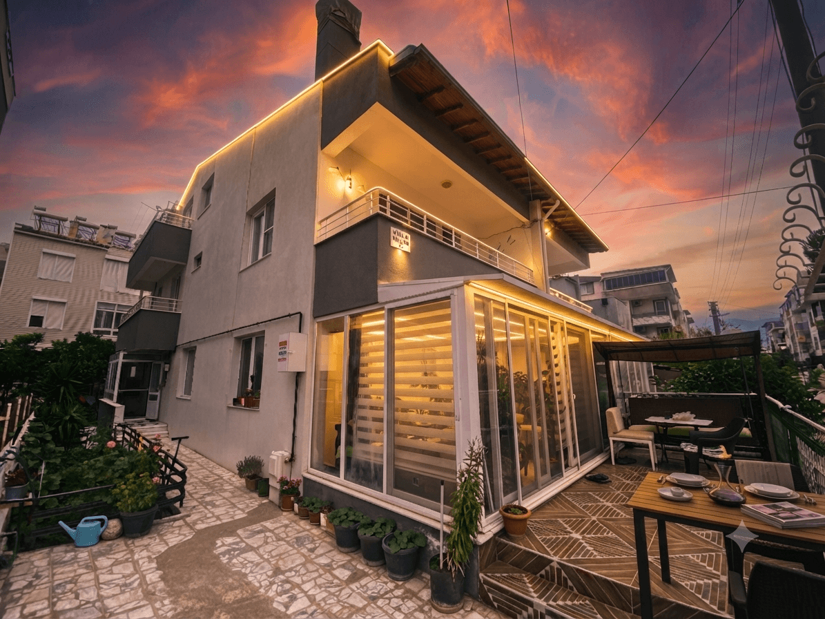 Altınkum'da Satılık 6+2 Villa, Denize Yakın, Geniş Teraslı