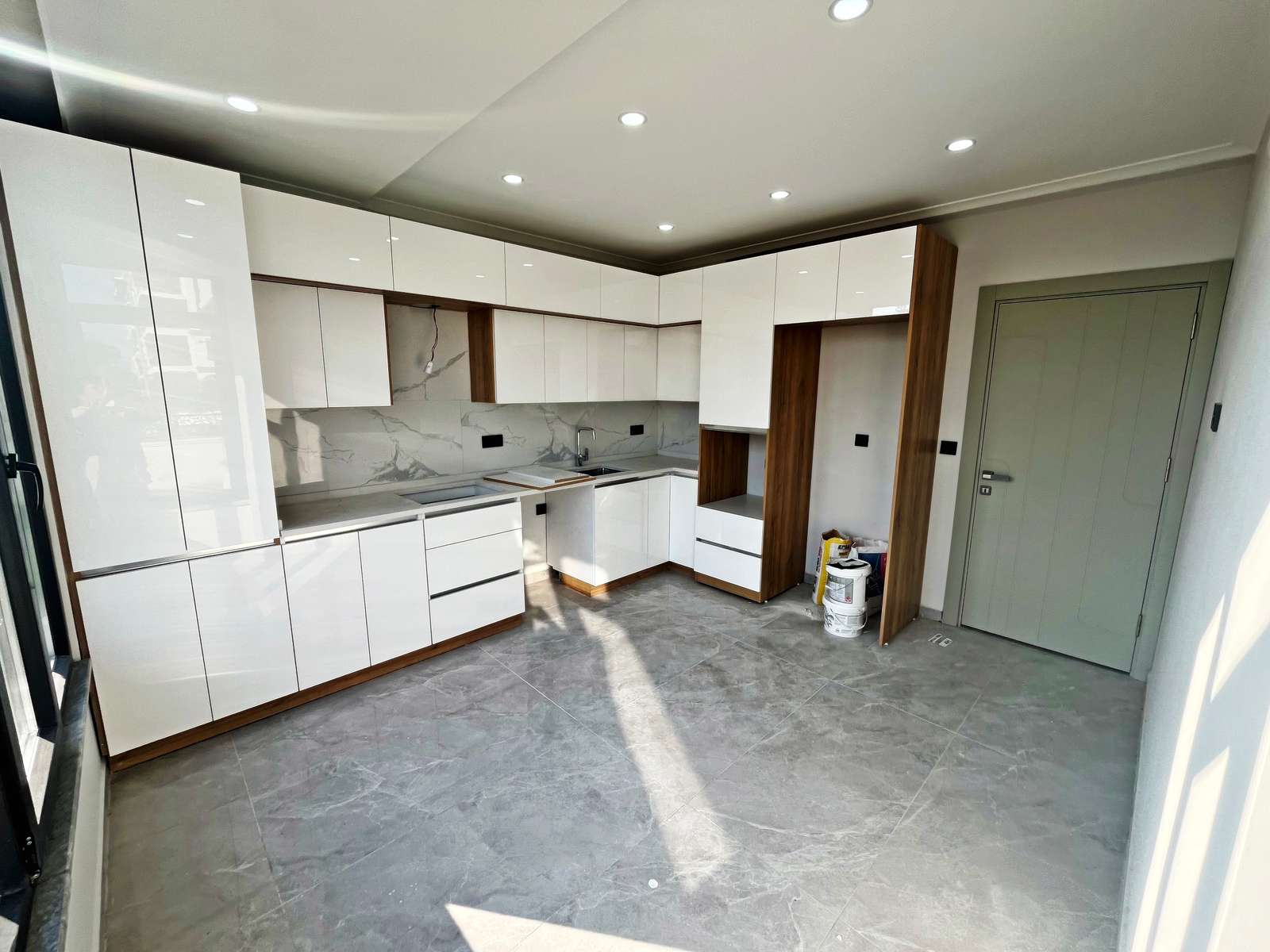 Satılık 4+1 Tripleks Villa, Ön Cephe, Bahçeli, Ayrı Mutfaklı