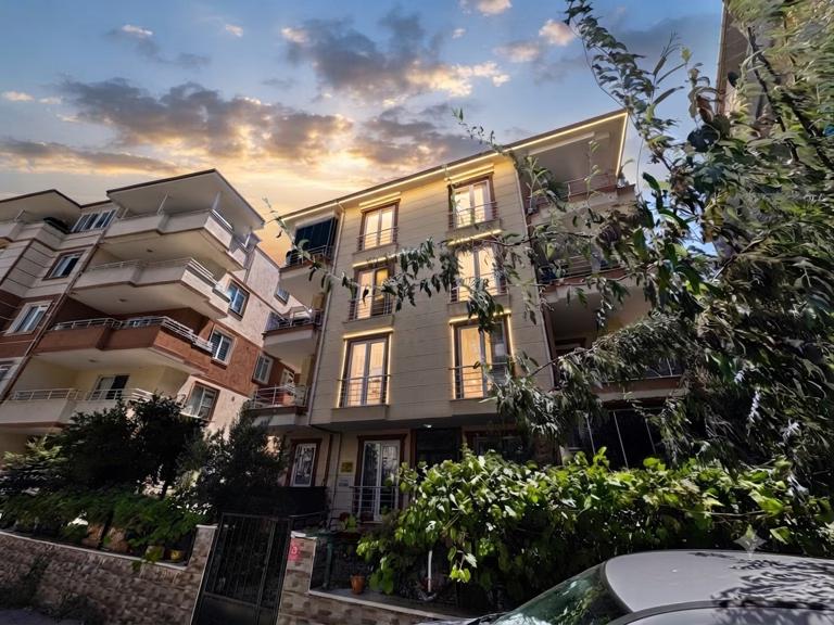 Altınkum'da Satılık 3+1 Daire, Denize Yakın, Geniş Balkonlu Arakat