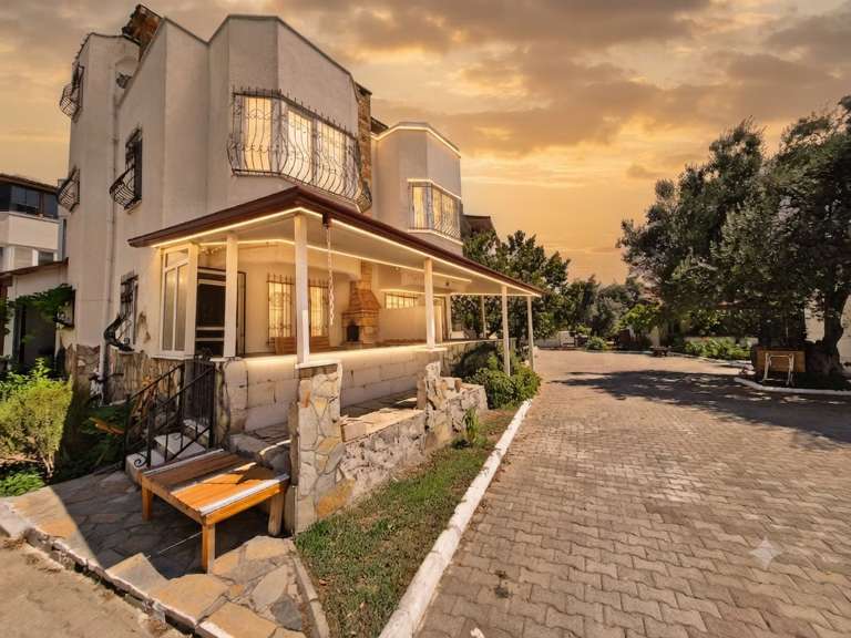 Villa 3+1 · Güre Cumhuriyet