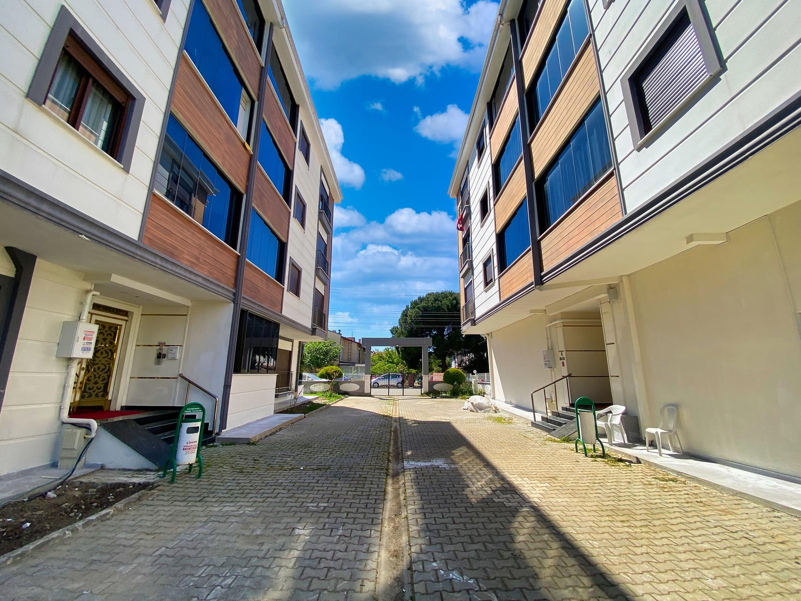 Altınkum'da Satılık 2+1 Daire, Denize Yakın, 2 Balkonlu, Doğalgazlı