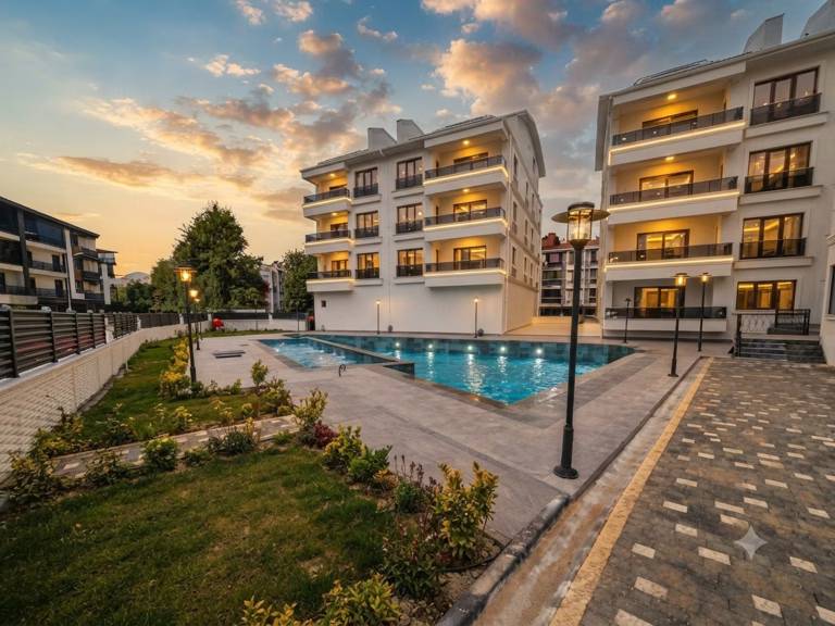 İkizçay'da Satılık 2+1 Daire, Havuzlu, Geniş Balkonlu Ve Asansörlü