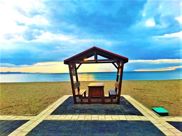 ALTINKUM'DA KİRALIK 1+1 GENİŞ ODALAR