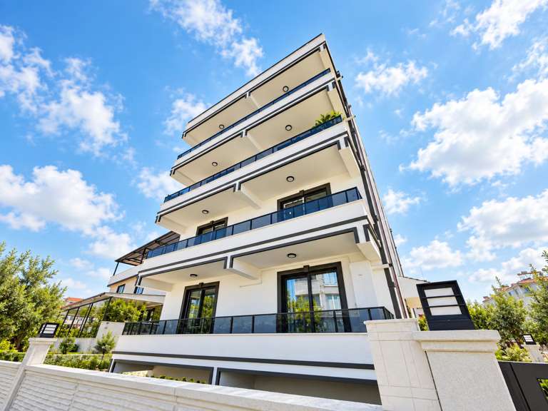 Kadıköy'de Satılık 1+1 ve Daire Balkonlu Asansörlü Doğalgazlı
