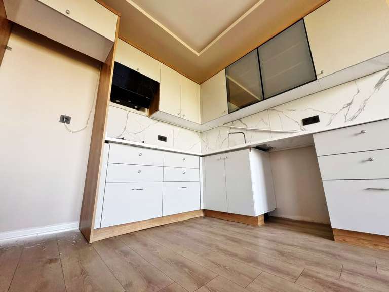 Zeytinli Mahallesi'nde İskânlı, Doğalgazlı, Asansörlü ve Kapalı Otoparklı 2+1 Daire