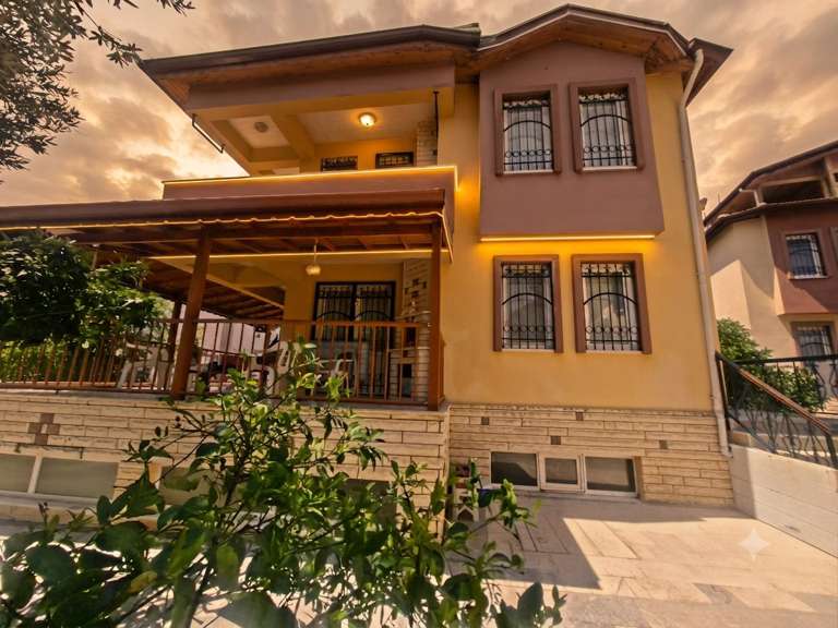 Altınoluk'ta Satılık 3+1 Tripleks, Deniz Ve Dağ Manzaralı, 2 Teraslı