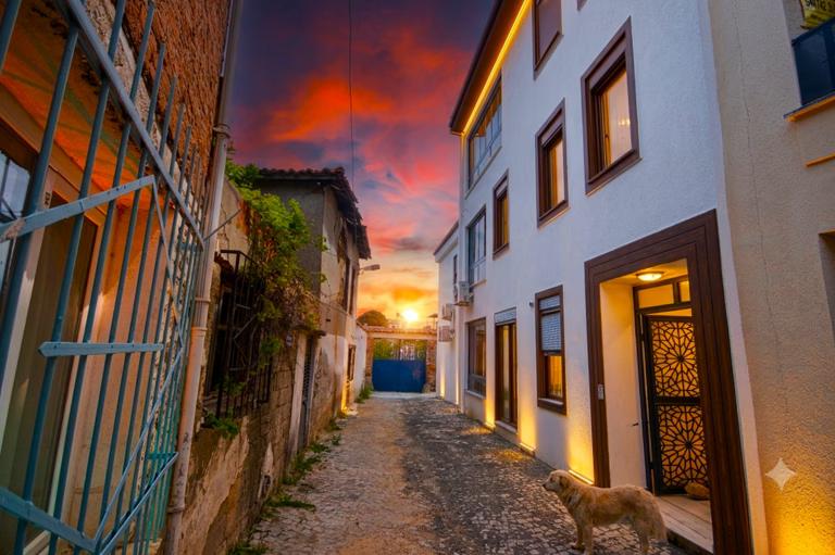 Güre'de Satılık Ters Dubleks, Denize Yakın, Ebeveyn Banyolu