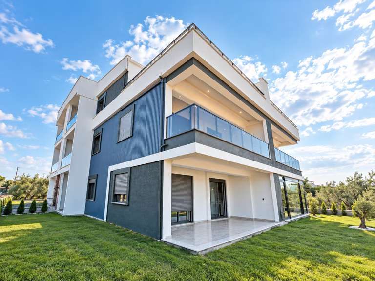 Zeytinli'de Satılık 2+1 ve Daire Sıfır Doğalgazlı Bahçe Katı